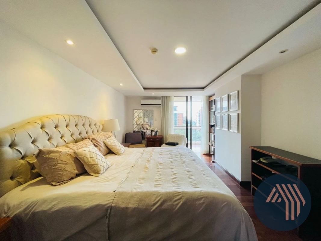 VENTA DE CÉNTRICO APARTAMENTO AMUEBLADO - TIFFANY, ZONA 10 - 7