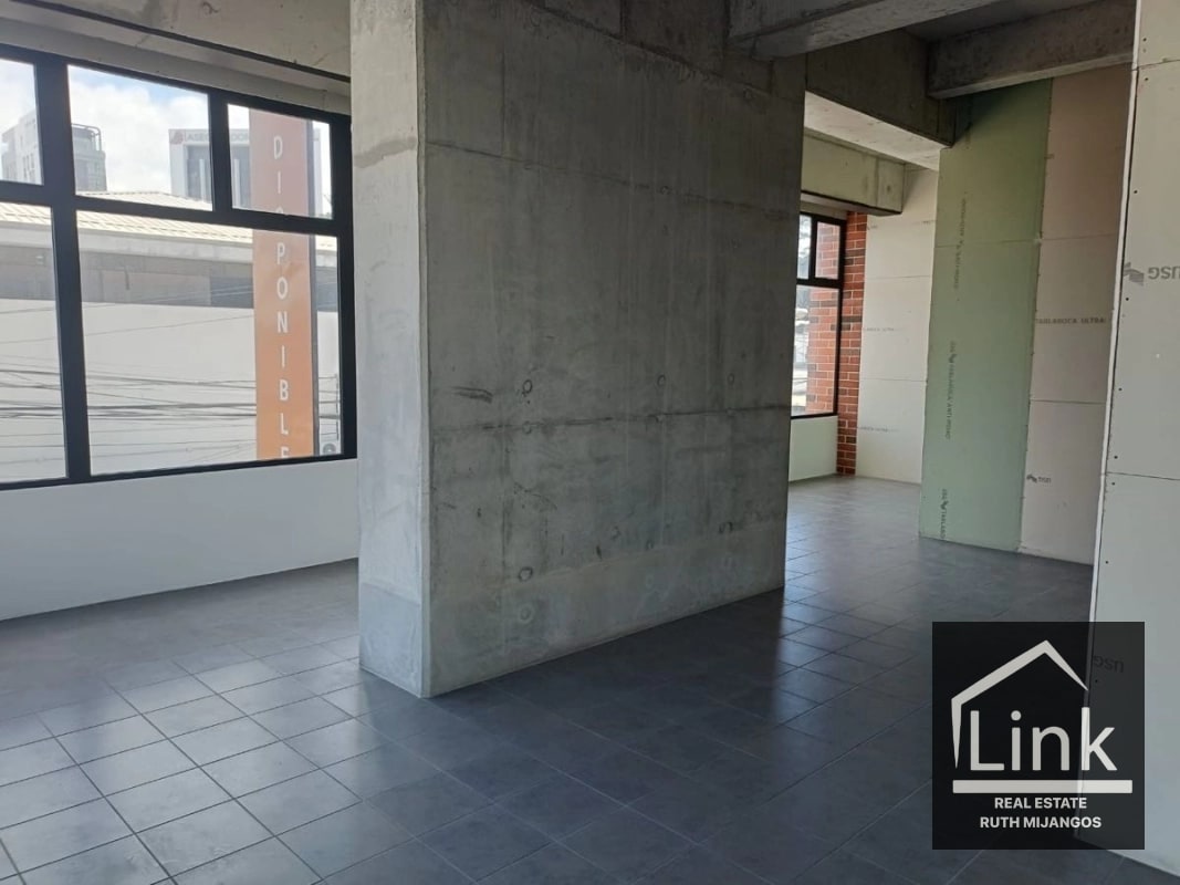 Renta de Local Comercial zona 10 - 9