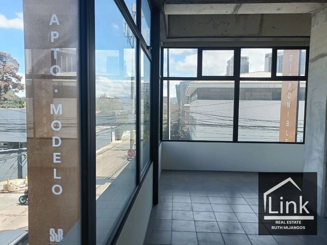 Renta de Local Comercial zona 10 - 8