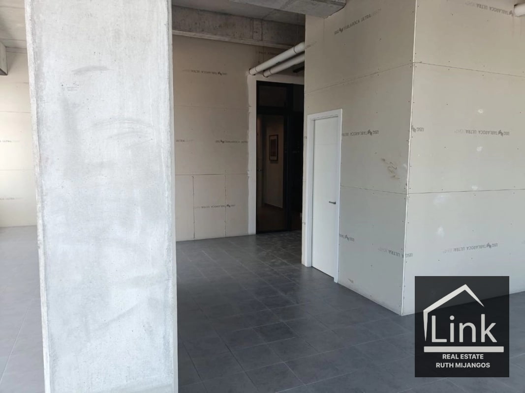 Renta de Local Comercial zona 10 - 6