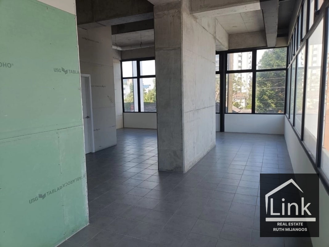 Renta de Local Comercial zona 10 - 3