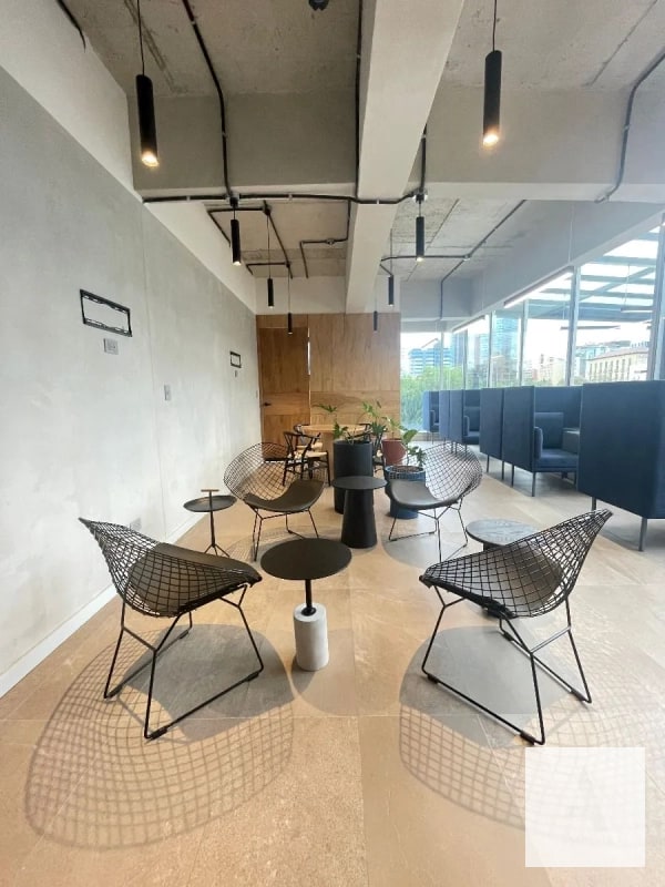 Moderna oficina para estrenar, completamente equipada y decorada - Zona 10 - 1