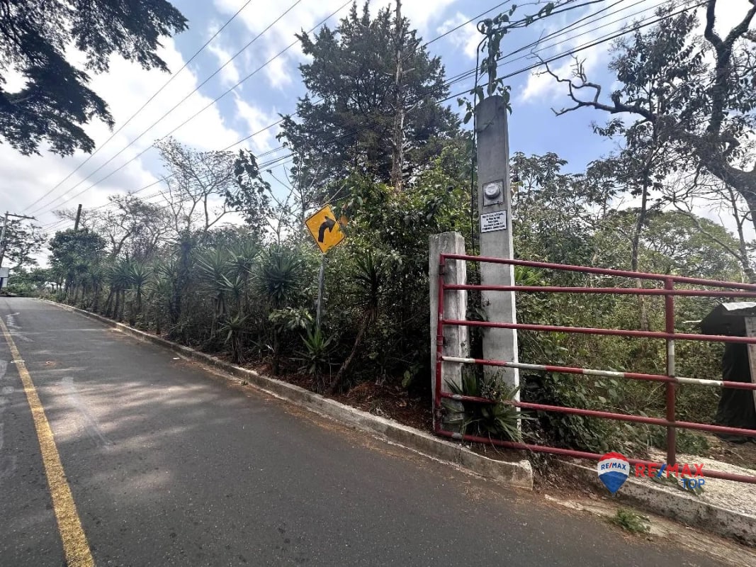 TERRENO PARA USO RESIDENCIAL O COMERCIAL EN KM. 30 CA-1 RUTA A EL SALVADOR, FRAIJANES - 1