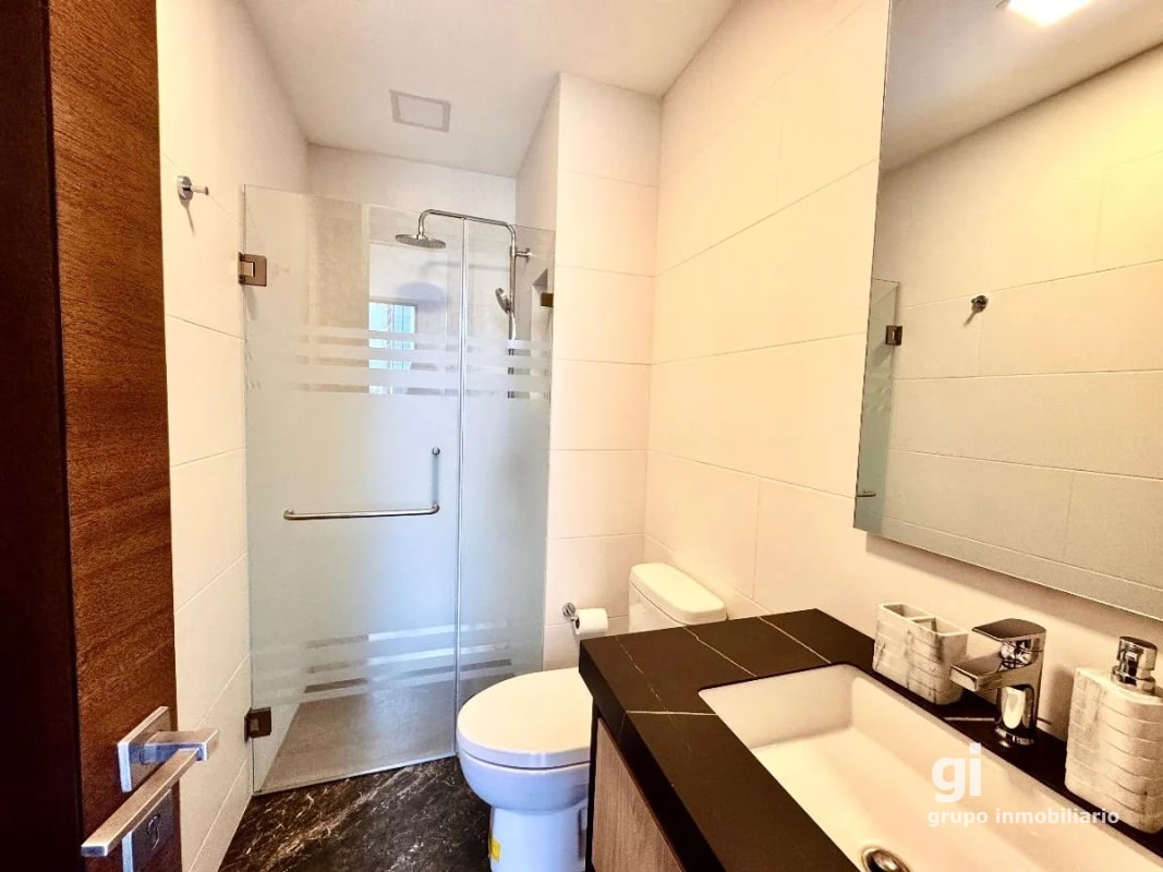 Apartamento en Venta en Zona 10 con Espacios Amplios y Funcionales + Amenidades Exclusivas - 14