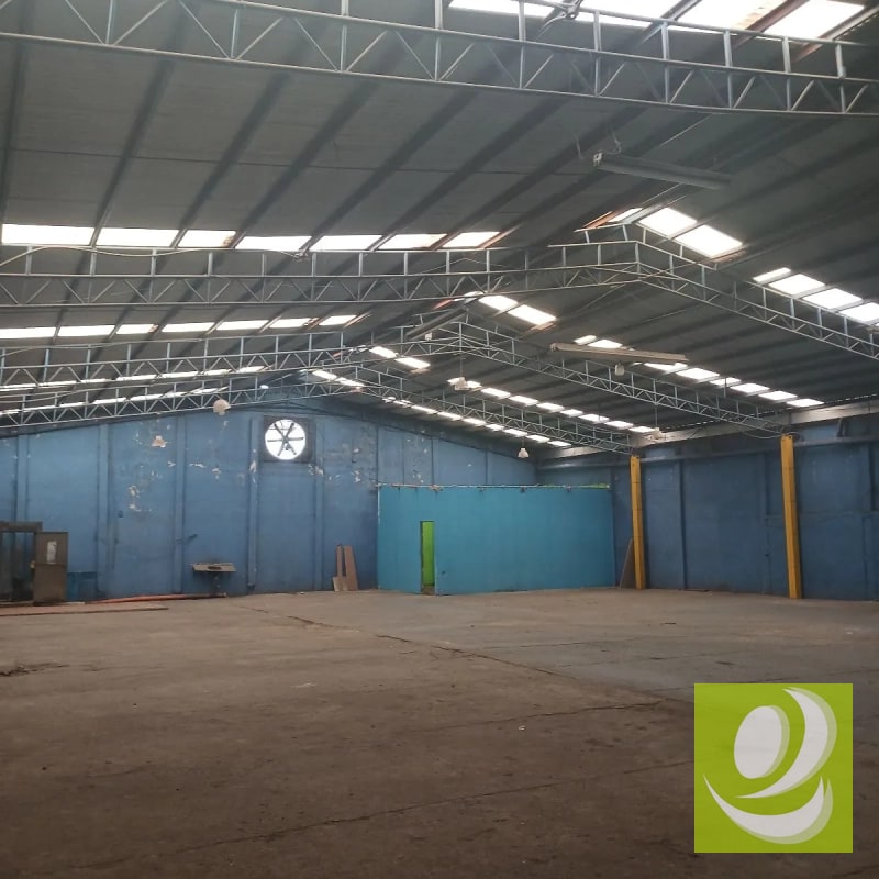 Bodega situada en Aguilar Batres frente al cruce a CENMA - 2