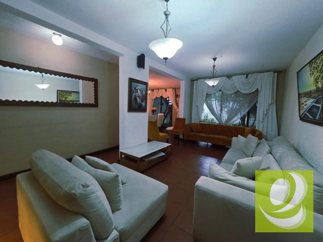 AMPLIA CASA EN VENTA EN SECTOR B4 SAN CRISTOBAL I - 12