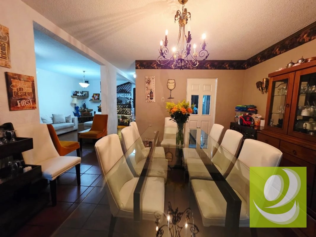 AMPLIA CASA EN VENTA EN SECTOR B4 SAN CRISTOBAL I - 10