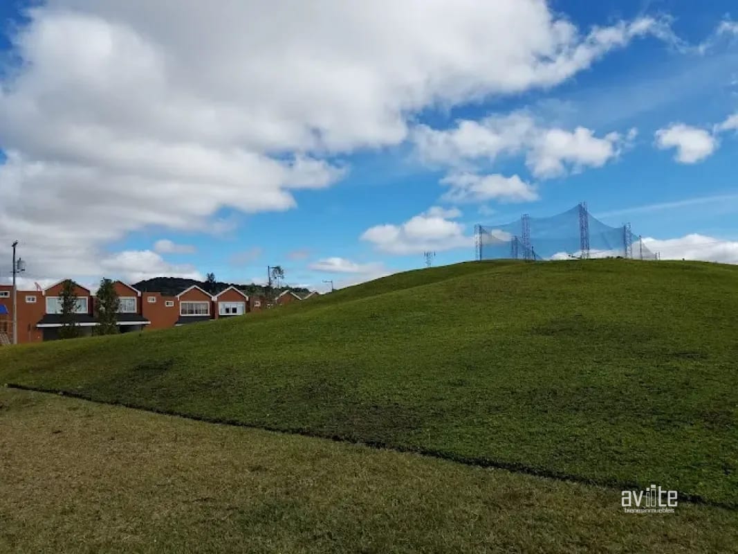 Cañadas del Naranjo, zona 4 de Mixco. Casa en venta Q1,900,000 — Casa en Venta en Montserrat II, Zona 4 Mixco, Guatemala, Ciudad — foto 5 de 17