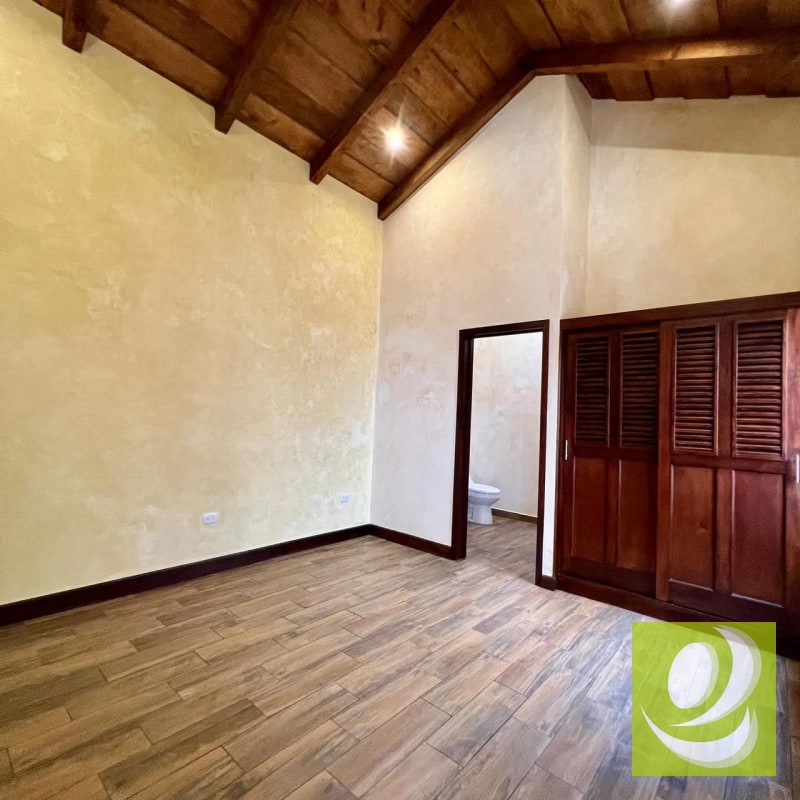 Vendo Casa Nueva Tipo Colonial en Antigua Guatemala - 4