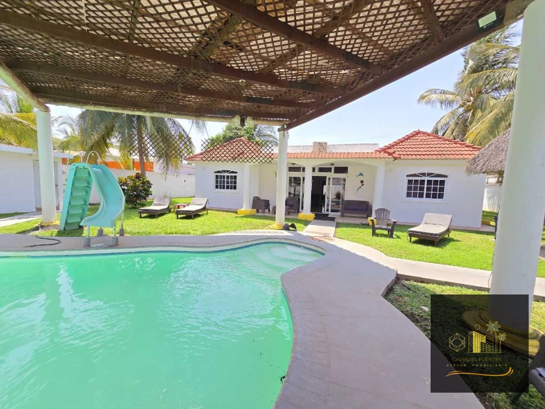Chalet en Venta a 100 metros del mar - 1