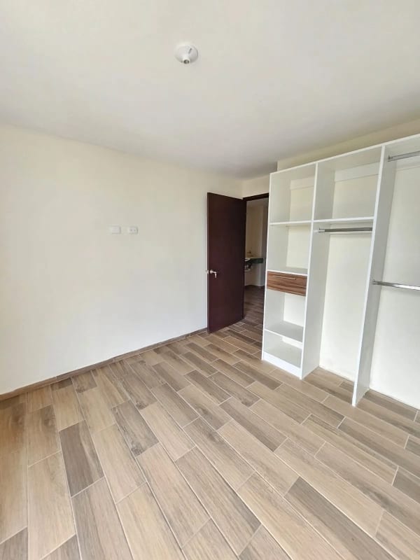 Vendo apartamento en zona 11 sobre la Roosevelt a la altura de centro españo — Apartamento en Alquiler en Zona 11, Guatemala, Ciudad — foto 5 de 8
