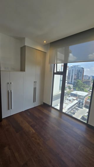 Se Alquila Apto. Edificio Vasanta, Zona 10. — Apartamento en Alquiler en Vasanta, Zona 10, Guatemala, Ciudad — miniatura 9 de 14