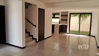 CONDADO NARANJO:   4 habitaciones, 3.5 baños, 2 parqueos Q9,500 — Casa en Alquiler en Condado Naranjo, Zona 4 Mixco, Guatemala, Ciudad — miniatura 2 de 6