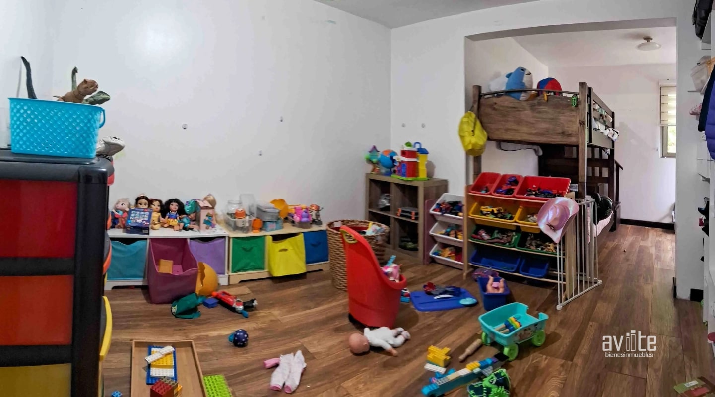 Valle del Sol,  casa de 3 habitaciones, con doble jardin   Q2,250,000.00 - 6