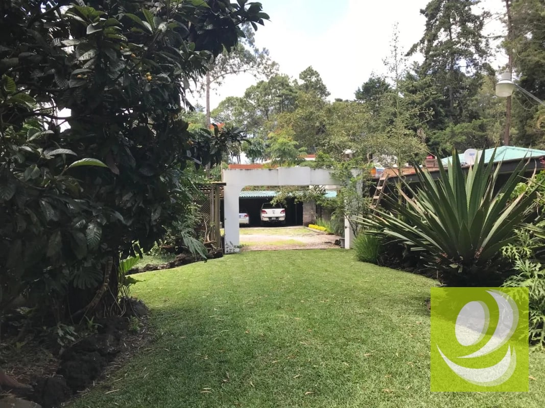 Casa grande en venta en zona 16 de un nivel - 17