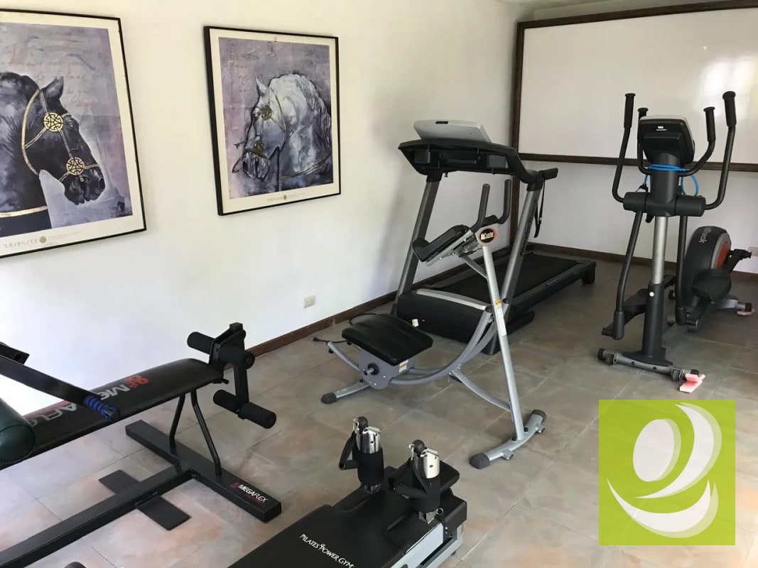 Casa grande en venta en zona 16 de un nivel - 8