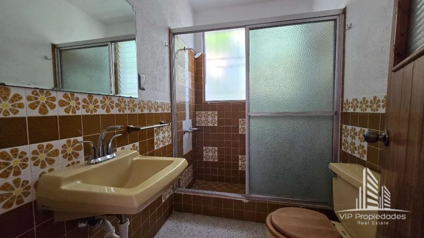 Casa en alquiler, Zona 15 VHI - 12