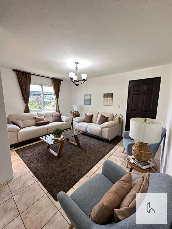 CASA EN VENTA EN FONTANA 3 - 10