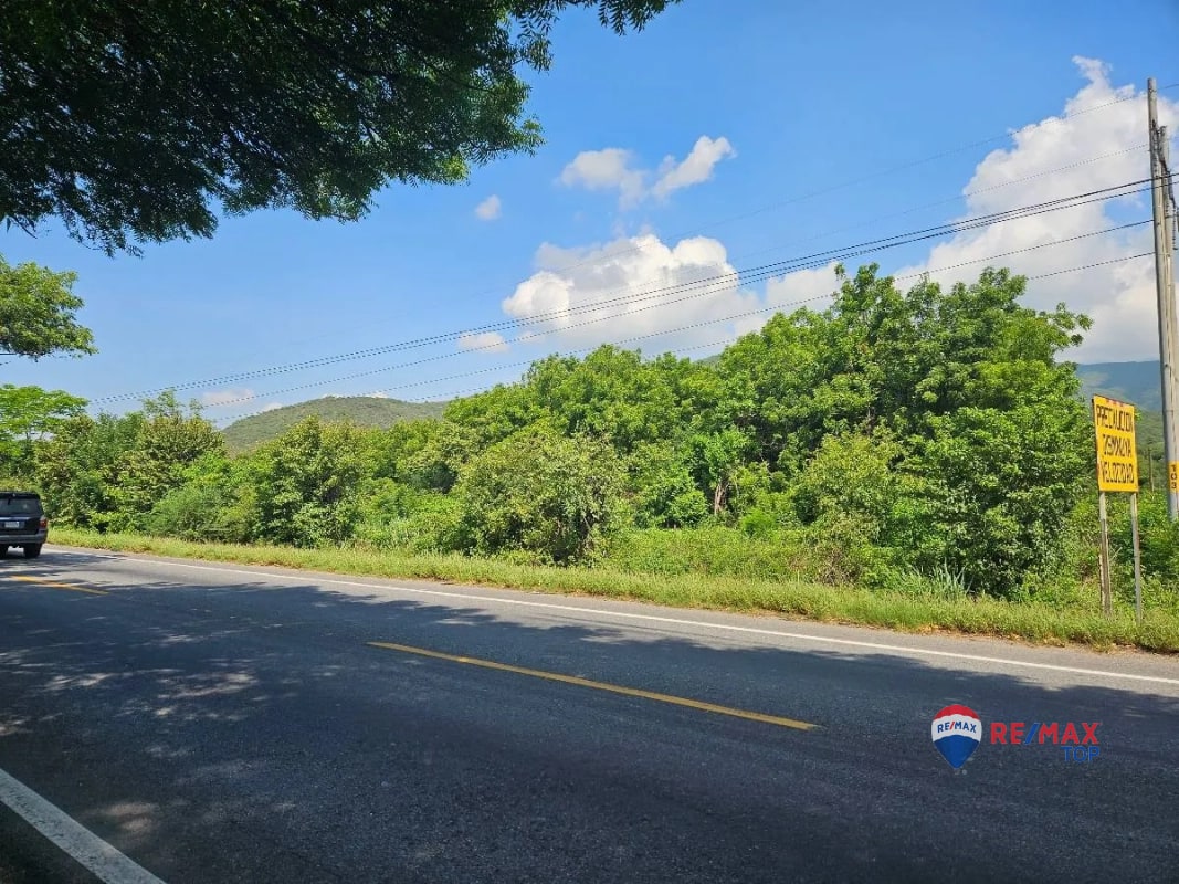 TERRENO COMERCIAL EN CARRETERA CA9 SAN CRISTÓBAL ACASAGUASTLAN - 1