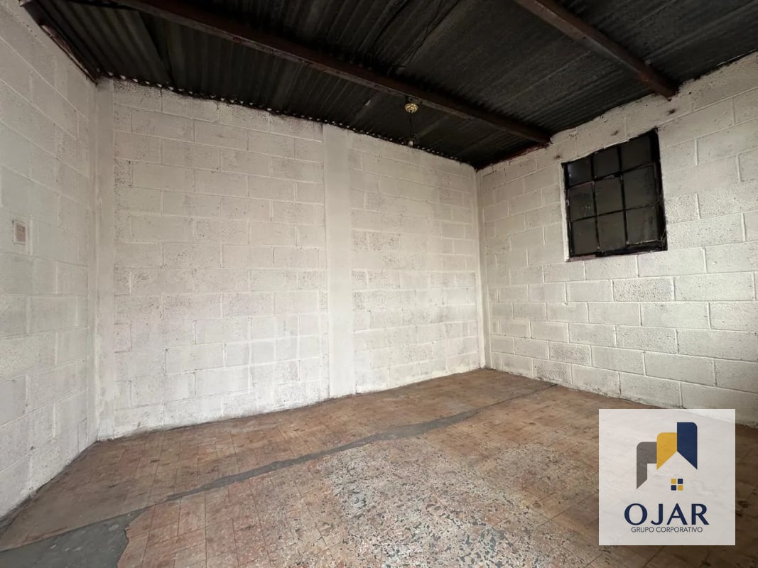 CASA EN VENTA EN ZONA 6, CUENTA CON 3 LOCALES, MEDIA CUADRA DE CALLE MARTÍ - 6
