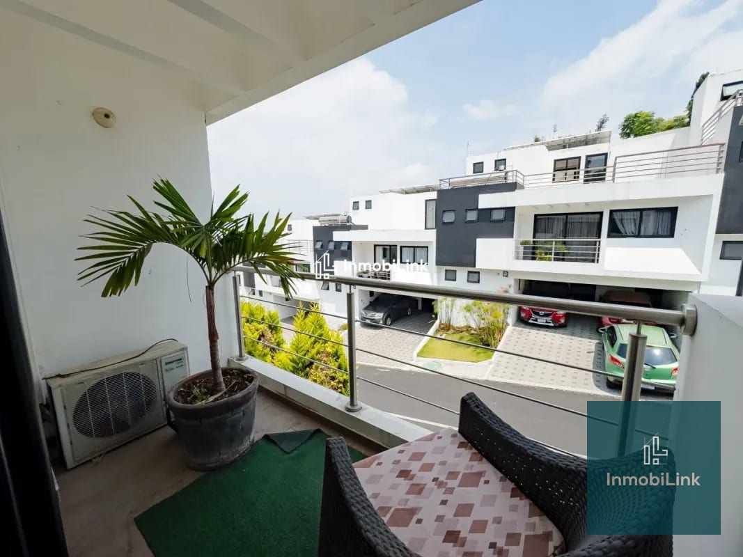Casa Solaire — Casa en Venta en Zona 8 Mixco, Guatemala, Ciudad — foto 2 de 17