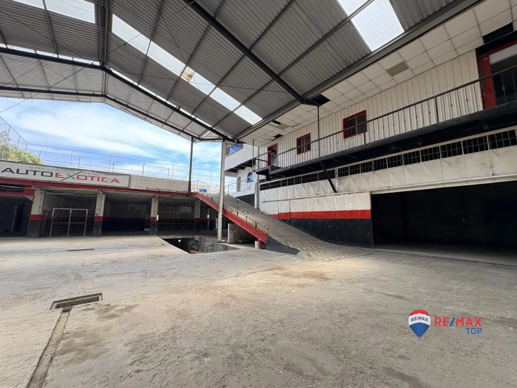 ZONA 8, BODEGA EN SAN CRISTÓBAL 4,200 MTS l AMBIENTES AMPLIOS - 5