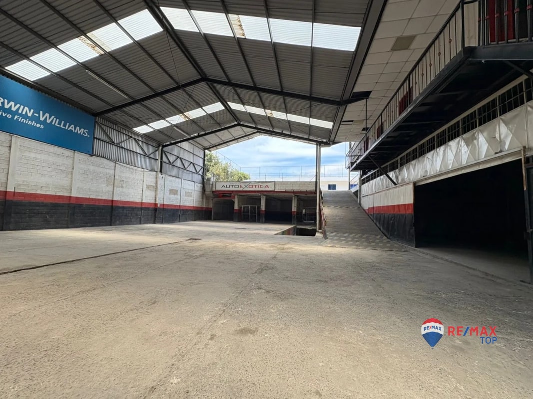 ZONA 8, BODEGA EN SAN CRISTÓBAL  4,200 MTS l AMBIENTES AMPLIOS - 3