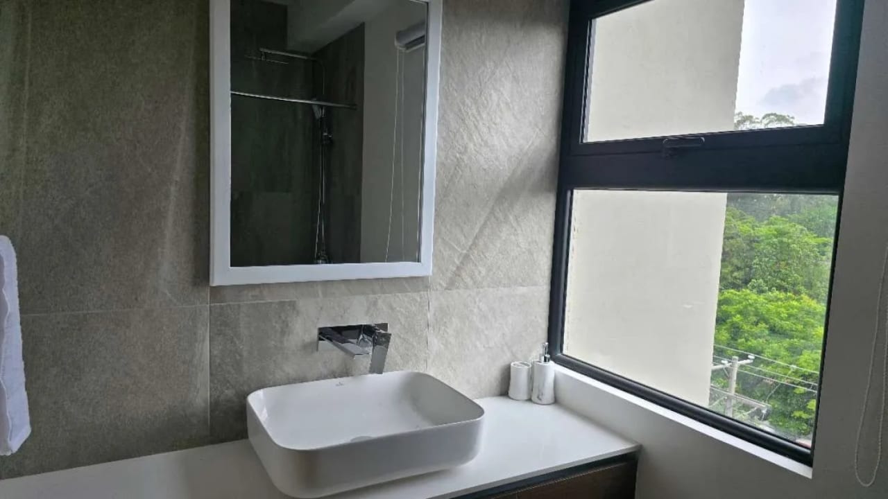 BONADIEZ, Z10. Apartamento amueblado y equipado en renta — Apartamento en Alquiler en Bonadiez, Zona 10, Guatemala, Ciudad — foto 11 de 13