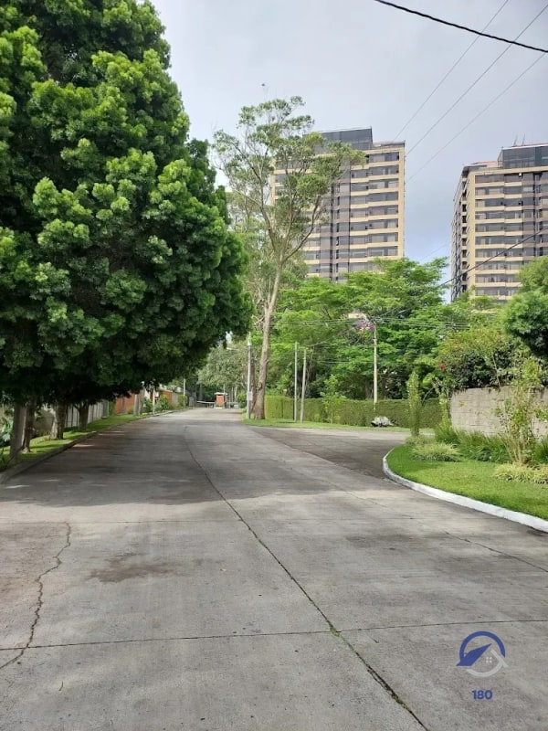 Lujosos y amplios Penthouses en Venta en Edificio Milenia, Torre 2, Oakland, zona 10, Ciudad de Guatemala - 1