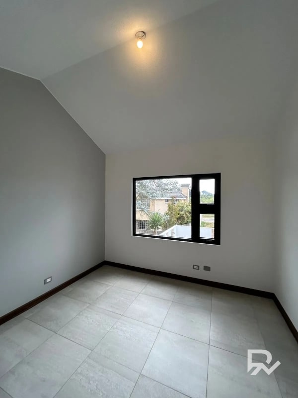 Venta de casa en CAES entrada San José Pinula, Los Manantiales - 14