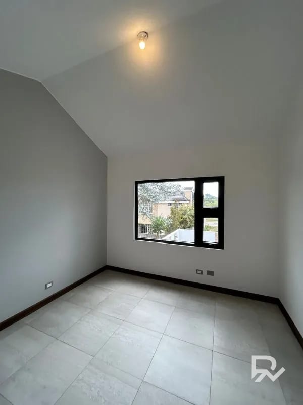 Venta de casa en CAES entrada San José Pinula, Los Manantiales — Casa en Venta en San José Pinula, Guatemala, Ciudad — foto 14 de 16