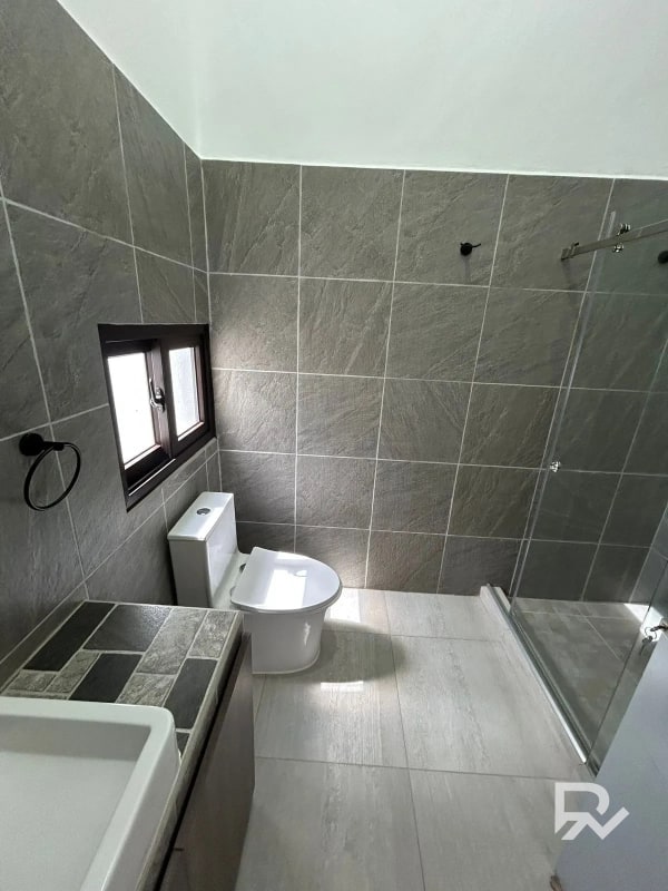 Venta de casa en CAES entrada San José Pinula, Los Manantiales - 12