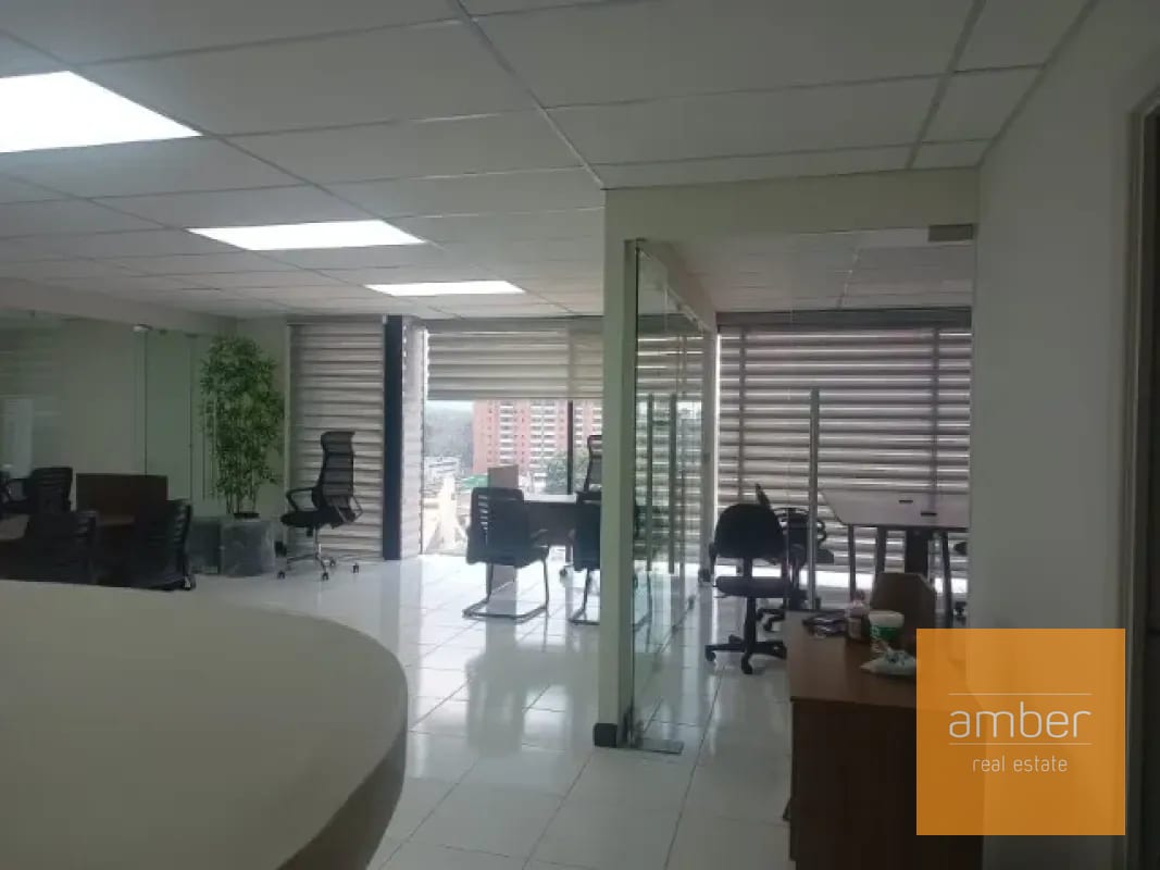 Oficina en 01010, Zona 10 — Oficina en Alquiler en Edificio 01010 (Cero Diez Diez), Zona 10, Guatemala, Ciudad — foto 1 de 7