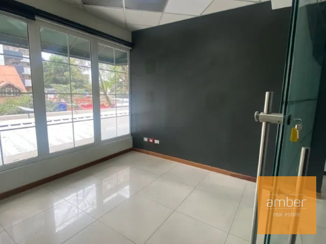 Oficina en Casa Veranda, Zona 10 - 4