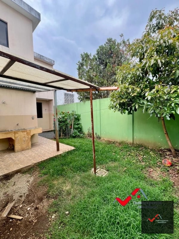 CASA EN VENTA SAN CRISTOBAL, ZONA 8 MIXCO - 8