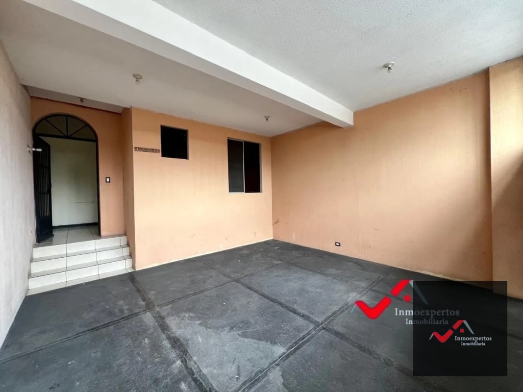 CASA EN VENTA SAN CRISTOBAL, ZONA 8 MIXCO - 1