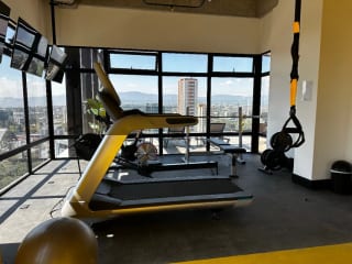 Zona 10, Edificio Bonadiez excelente inversión apartamento en venta — Apartamento en Venta en Bonadiez, Zona 10, Guatemala, Ciudad — miniatura 2 de 9