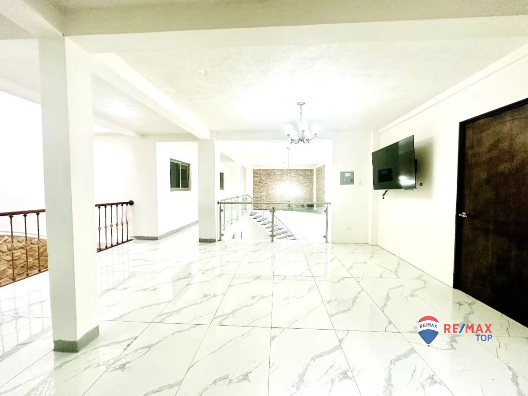 CASA EN VENTA EN RESIDENCIAL VISTAS DE FLORENCIA 4 DORMITORIOS / A 10 MIN. DE ANTIGUA GUATEMALA - 3