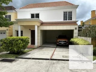 Casa en Venta en Fraijanes — Casa en Venta en Entreverdes, Carretera a El Salvador, Guatemala, Ciudad — miniatura 1 de 17