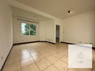 Casa en Venta en Fraijanes — Casa en Venta en Entreverdes, Carretera a El Salvador, Guatemala, Ciudad — miniatura 11 de 17