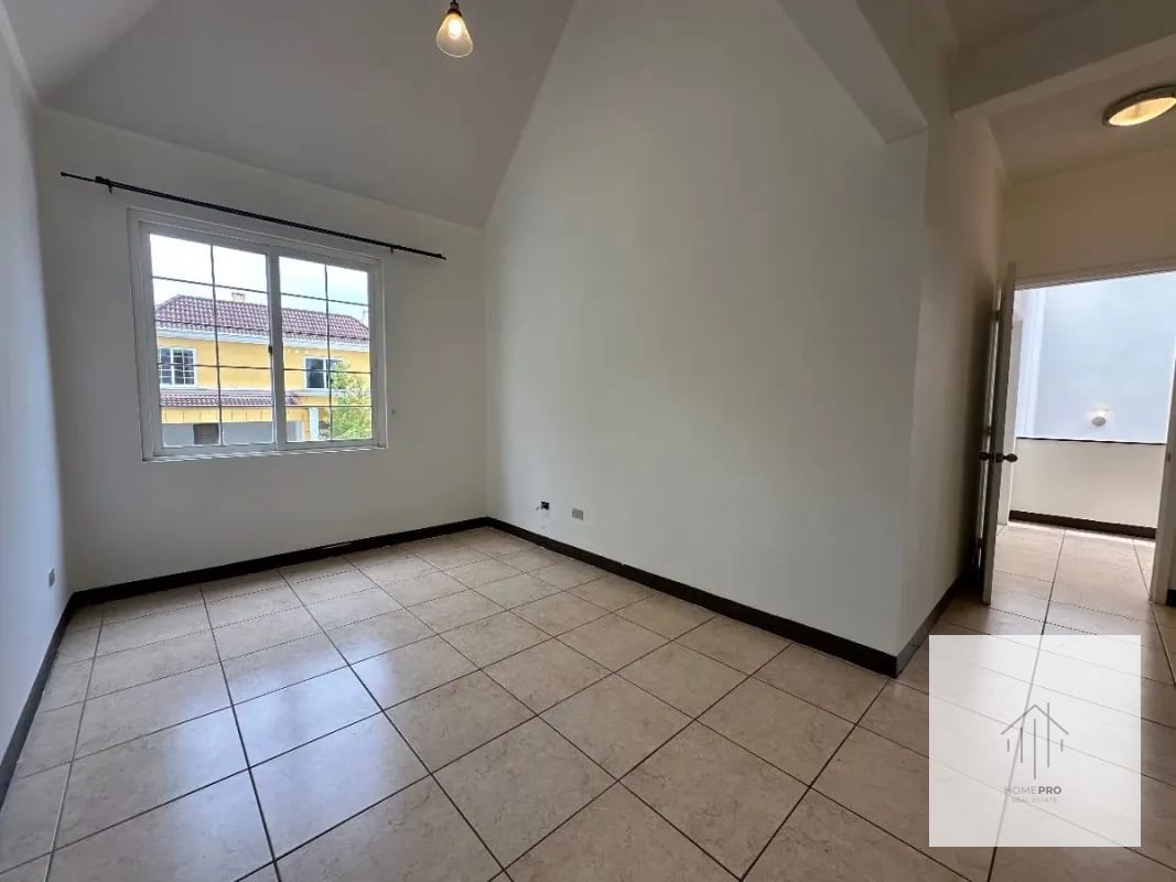 Casa en Venta en Fraijanes — Casa en Venta en Entreverdes, Carretera a El Salvador, Guatemala, Ciudad — foto 6 de 17
