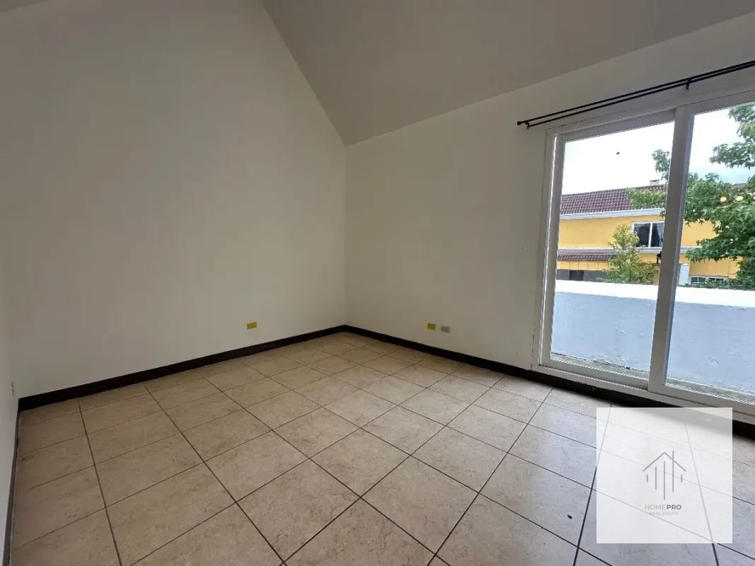 Casa en Venta en Fraijanes — Casa en Venta en Entreverdes, Carretera a El Salvador, Guatemala, Ciudad — foto 3 de 17