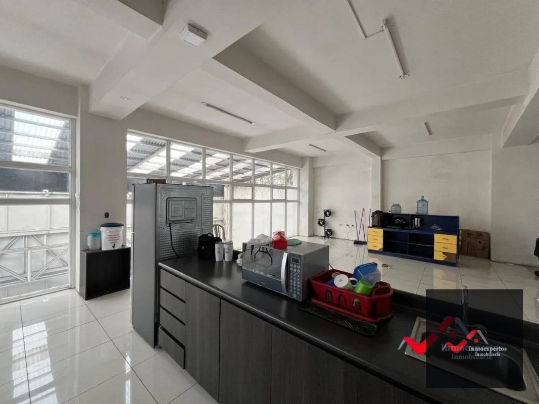 EDIFICIO EN RENTA CALZADA ROOSEVELT, ZONA 1 MIXCO - 3