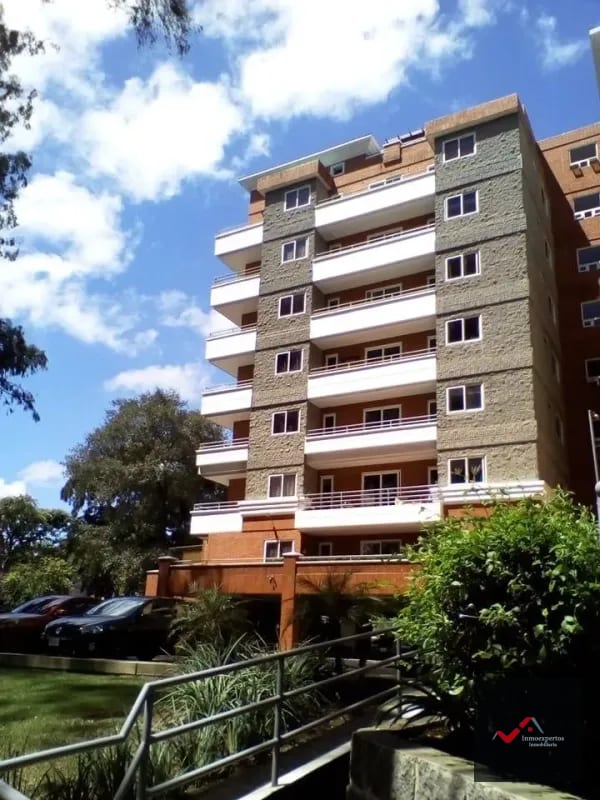APARTAMENTO EN VENTA ZONA 7 JARDINES DE LA FLORESTA I — Apartamento en Venta en Jardines de la Floresta, Zona 7, Guatemala, Ciudad — foto 1 de 15