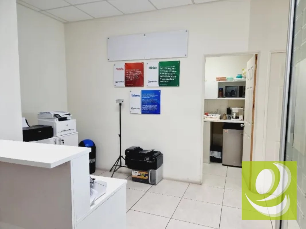 Oficina en Renta Nivel Alto en Zona Pradera zona 10 - 8