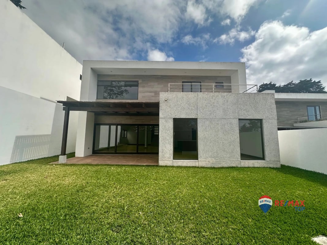 CASA MODERNA, COND. PORTAL VERDE 3 DORMITORIOS / STA. CATARINA PINULA - 1