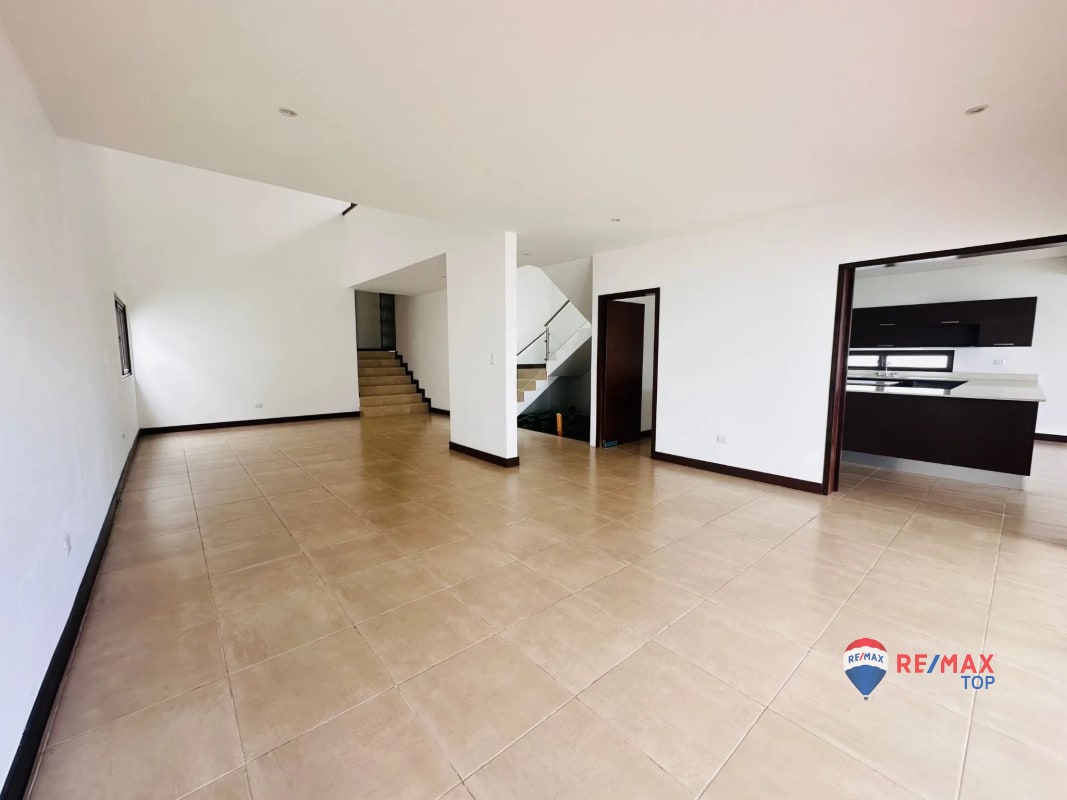 CASA MODERNA, COND. PORTAL VERDE 3 DORMITORIOS / STA. CATARINA PINULA - 8