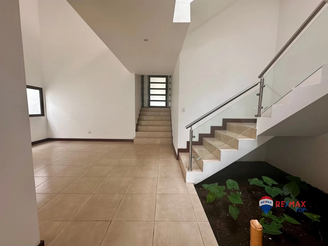 CASA MODERNA, COND. PORTAL VERDE 3 DORMITORIOS / STA. CATARINA PINULA - 6