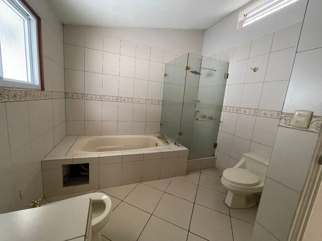 Casa en Venta 4 Habitaciones CAES Km. 24.2 — Casa en Venta en km 21-25, Carretera a El Salvador, Guatemala, Ciudad — foto 5 de 16