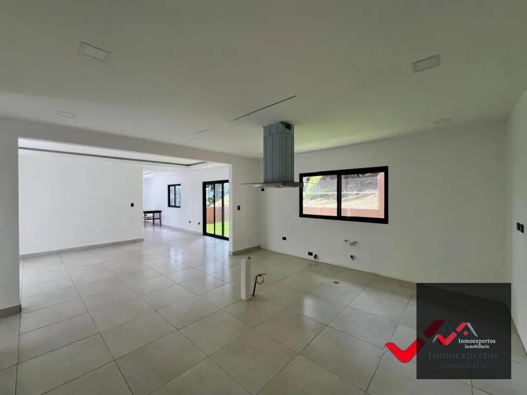 CASA EN VENTA CARRETERA CRISTO REY PIEDRA PARADA, A 3 MINUTOS DE EL PULTE  — Casa en Venta en Santa Catarina Pinula, Guatemala, Ciudad — foto 8 de 15